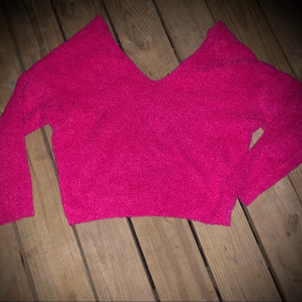 Almost Famous Cropped sweater